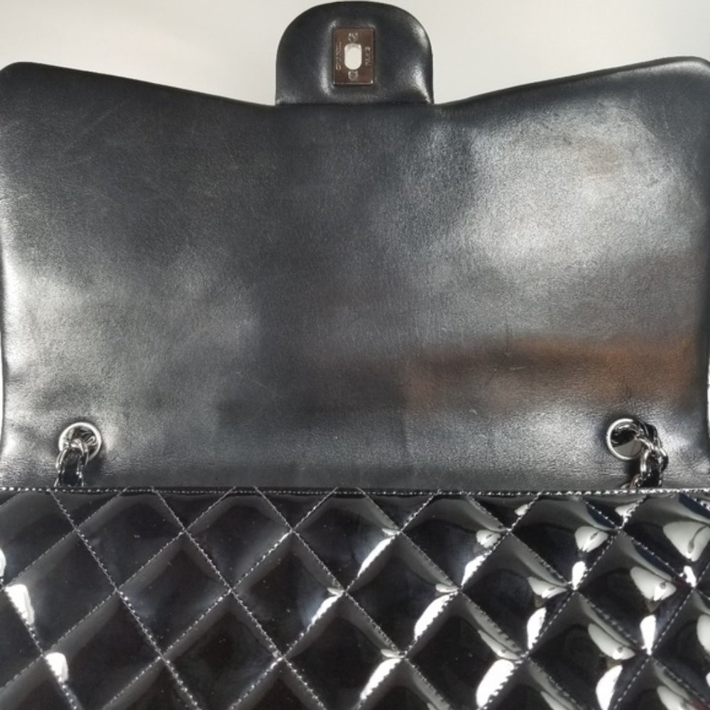 ❌SOLD❌ CHANEL classic Maxi black patent Flap Bag - Picture 6 of 15